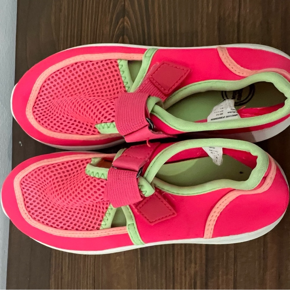 Wonder Nation Beach Water Shoes Kids size 13/1 Neon Pink & Green Mesh Sneakers